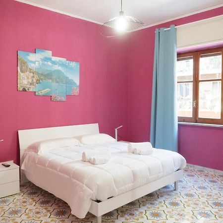 Domus Aurea Relax Room Salerno Dış mekan fotoğraf