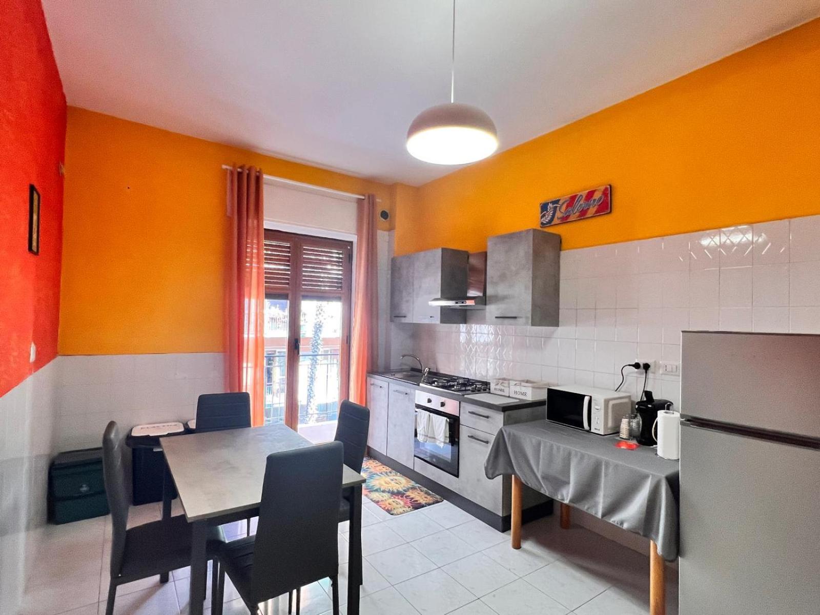 Domus Aurea Relax Room Salerno Dış mekan fotoğraf